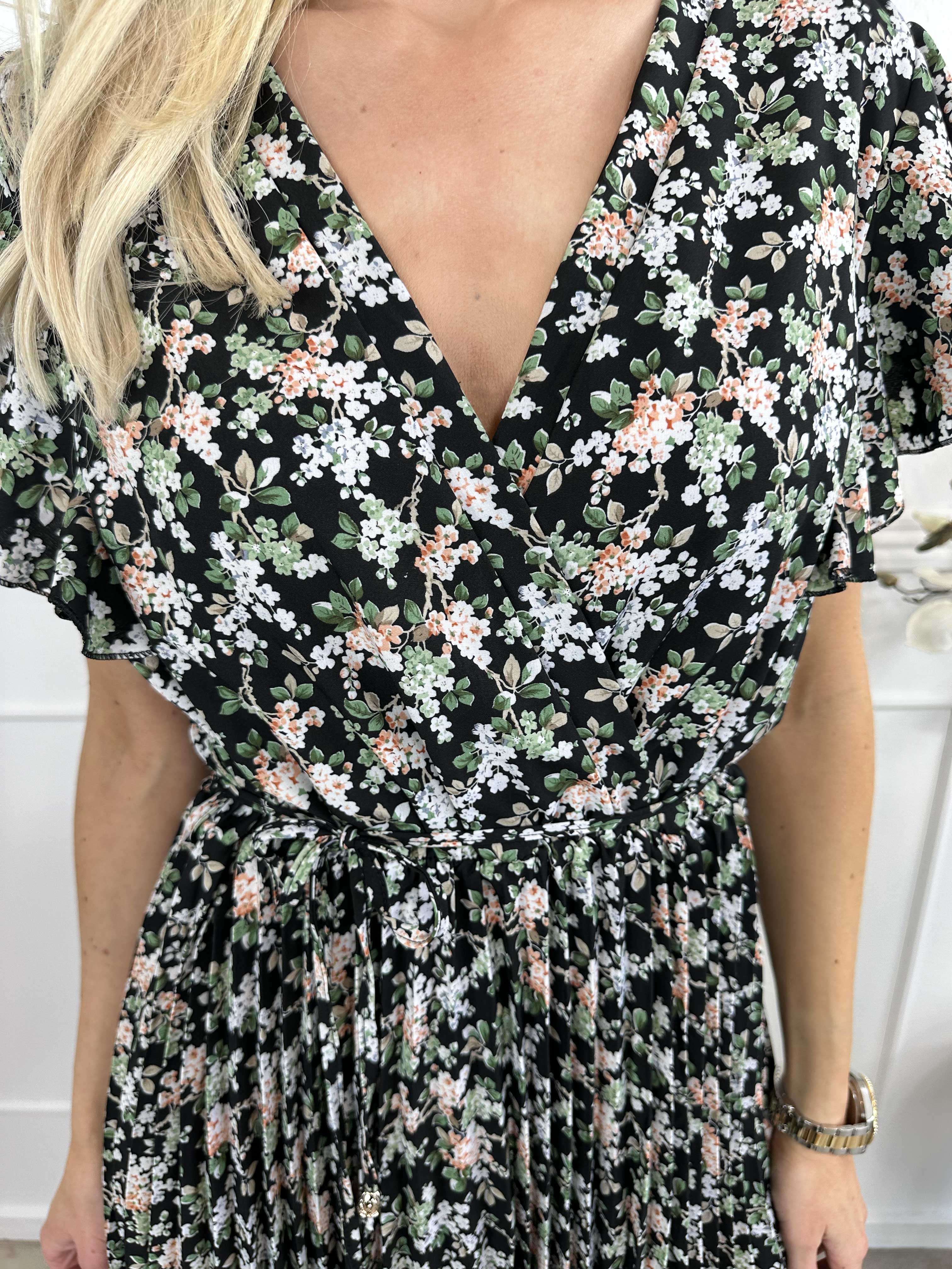 Callidora - Blommig klänning med veck och volanger